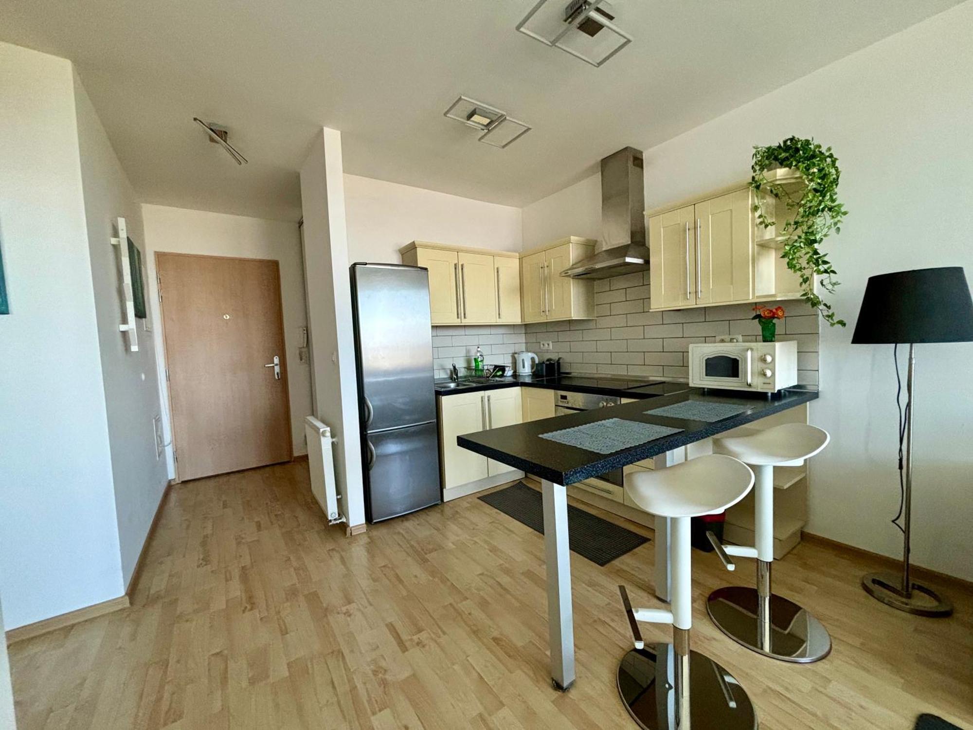 Three Towers With Beautiful View And Parking! Apartment บราติสลาวา ภายนอก รูปภาพ