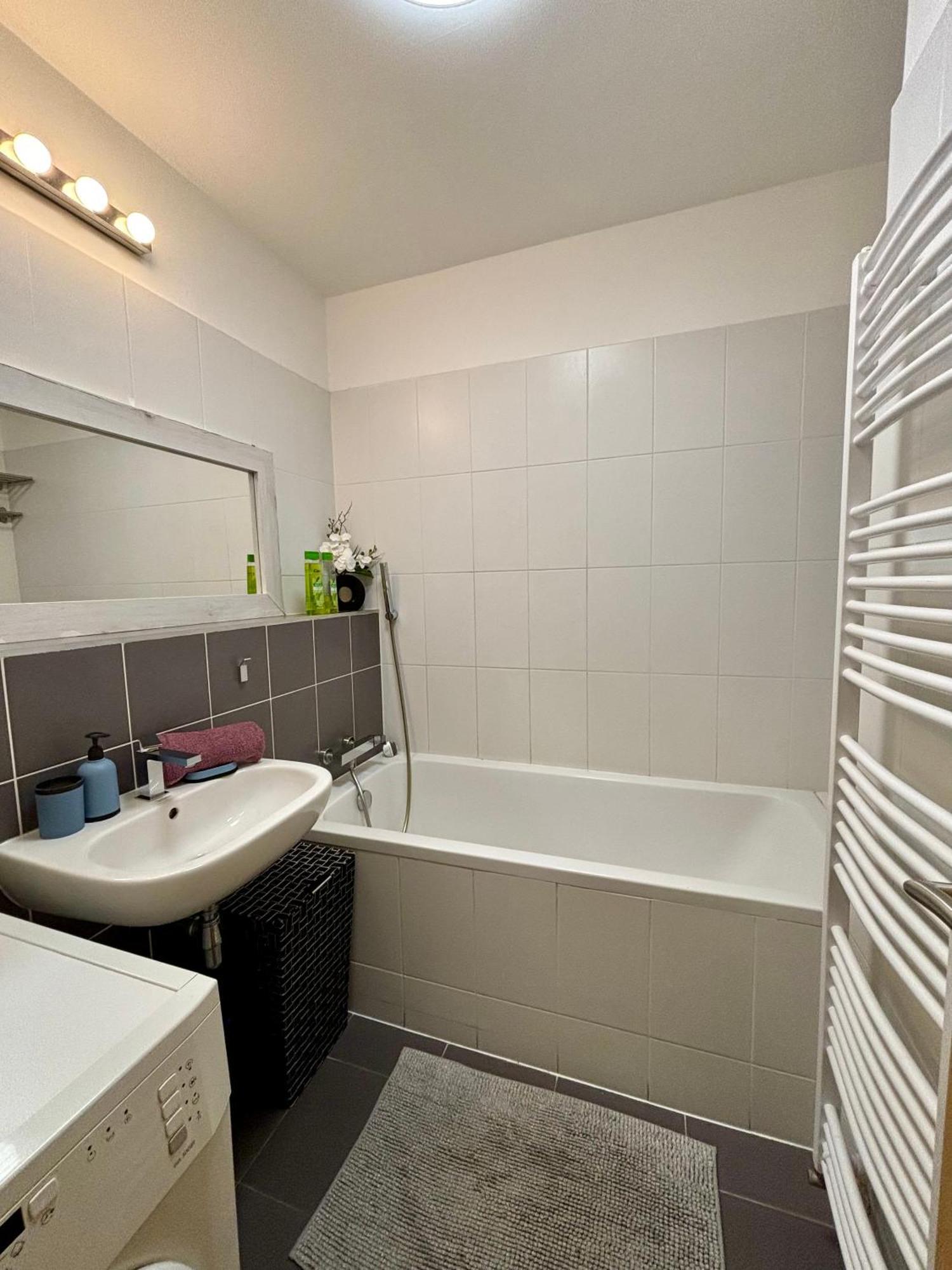 Three Towers With Beautiful View And Parking! Apartment บราติสลาวา ภายนอก รูปภาพ